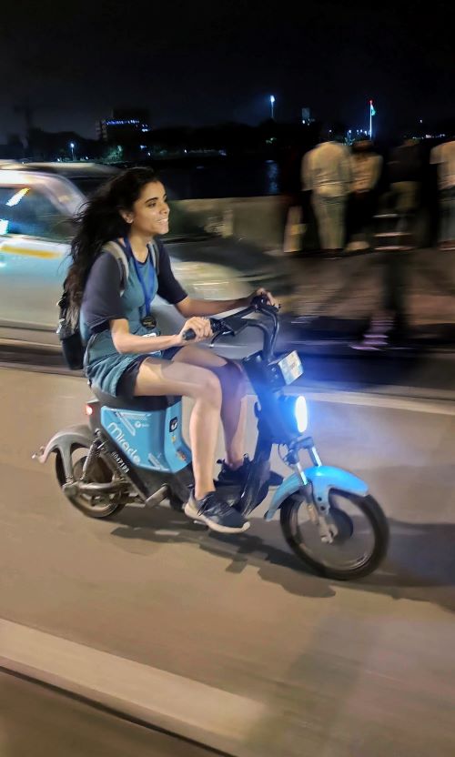 Electric Bike YULU  on rent in Mumbai by Mischief Treks