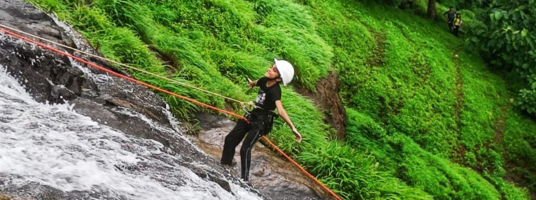 Secret Waterfall Rappelling for Beginners - Tour